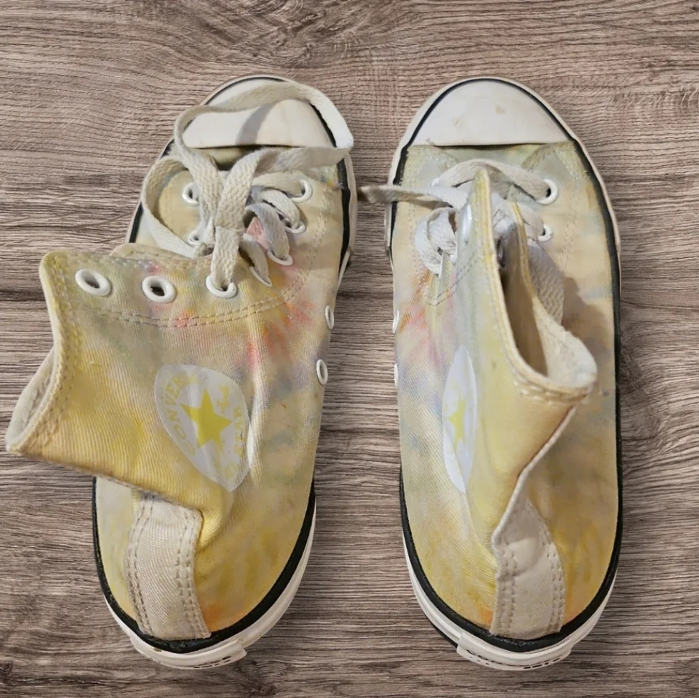 Converse - Kids SZ 3 Tye Dye High Top Shoes